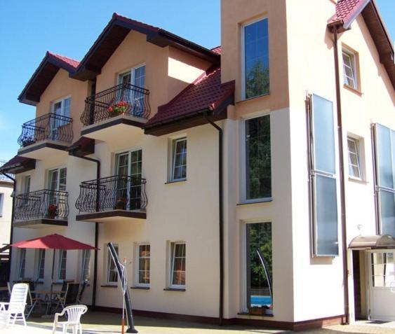 Pod Arkadami Hotel Darlowko Exterior photo