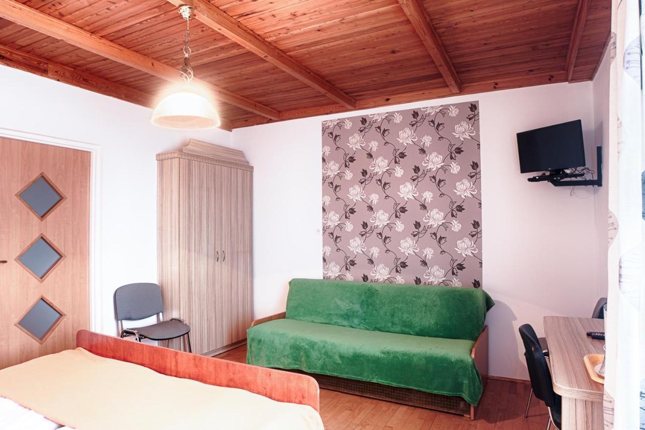 Pod Arkadami Hotel Darlowko Exterior photo